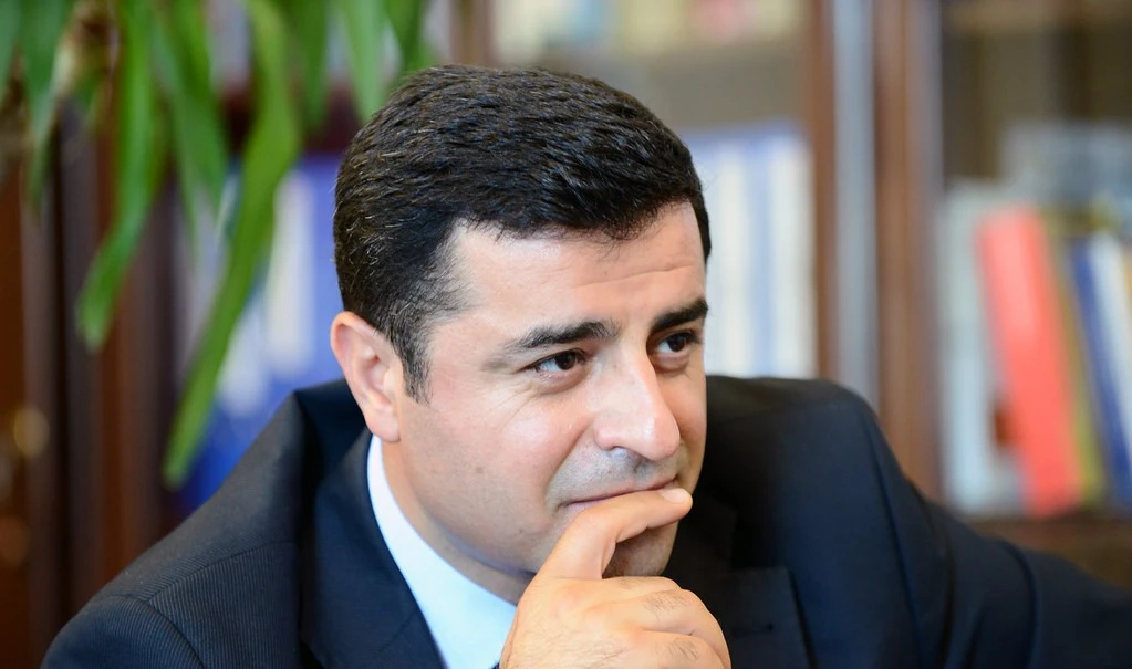 Selahattin Demirtaş'a 'Cumhurbaşkanına hakaret'ten hapis cezası 