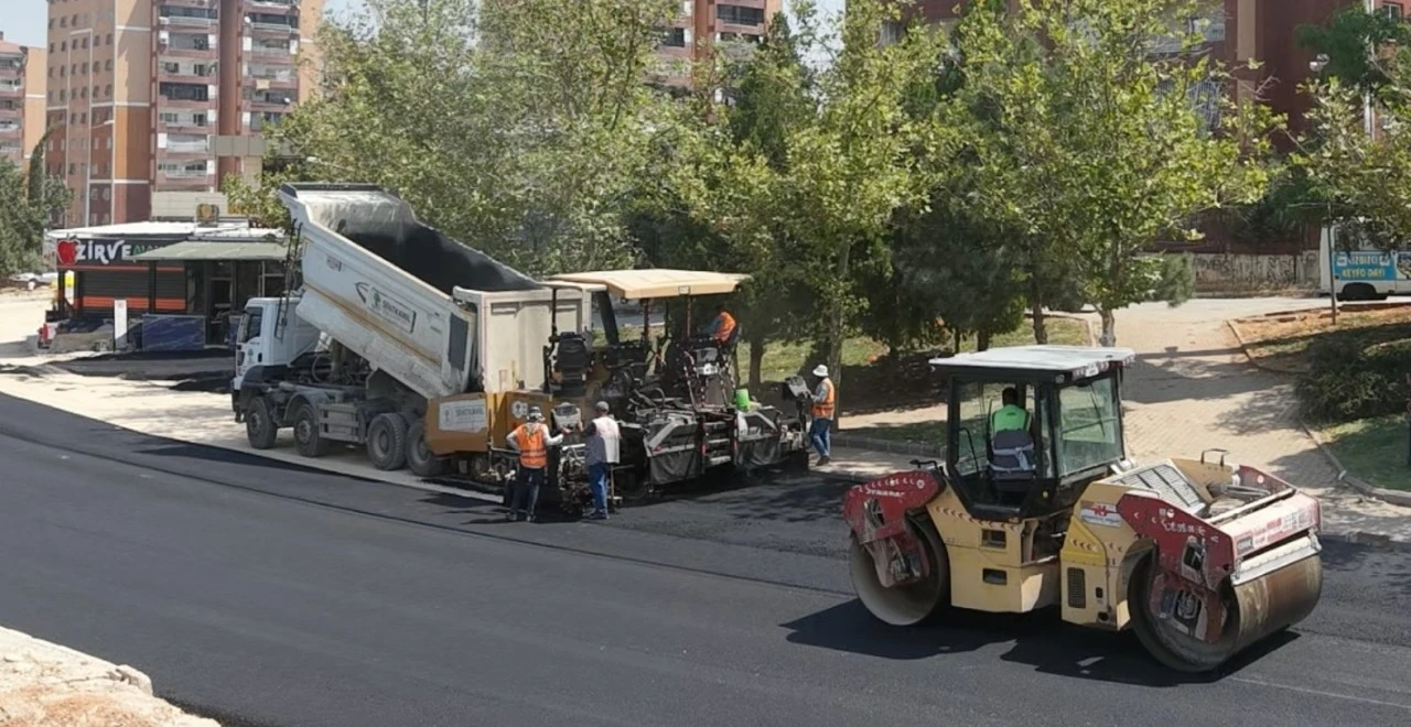 Seyrantepe Mahallesi'nde asfalt çalışmaları sürüyor