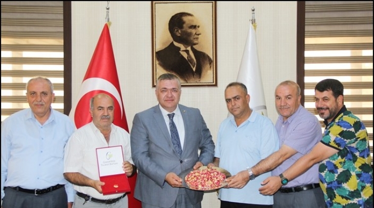 Sezonunun ilk mahsul antepfıstığına &ouml;d&uuml;l