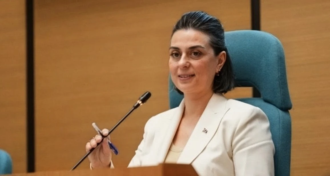 Sinem Dedetaş'tan a&ccedil;ıklama: Aklım ve kalbim &Uuml;sk&uuml;dar&rsquo;ın sokaklarında... 