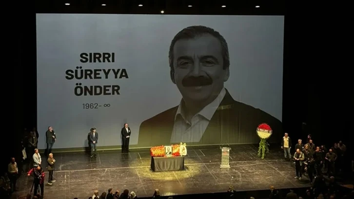 Sırrı Süreyya Önder son yolculuğuna uğurlanıyor...