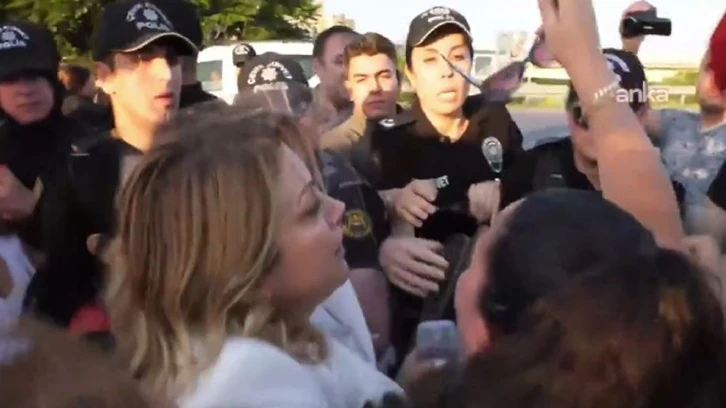 CHP'nin düzenlediği yürüyüşe polis müdahale etti!