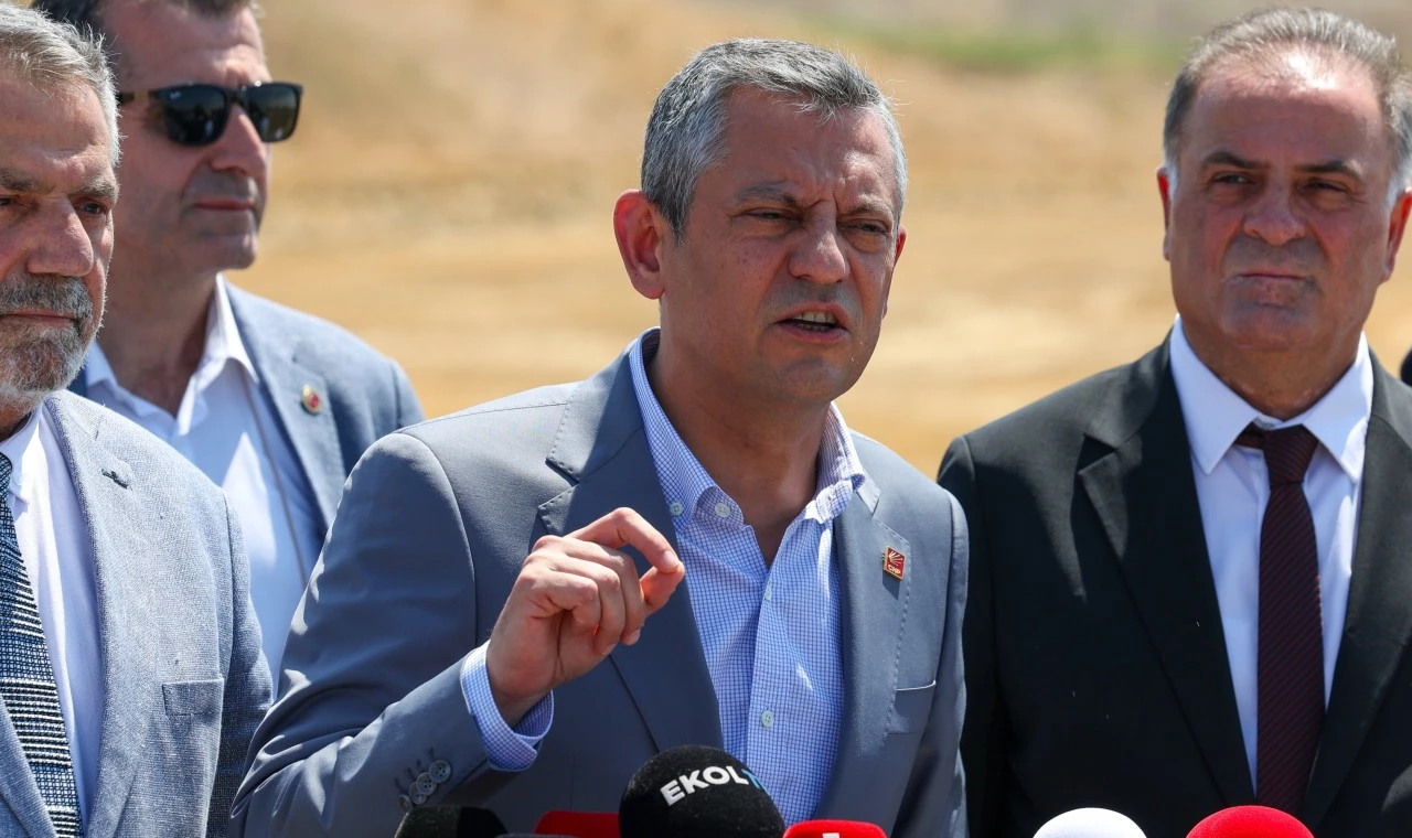 CHP'nin komisyon kararını Özgür Özel açıkladı