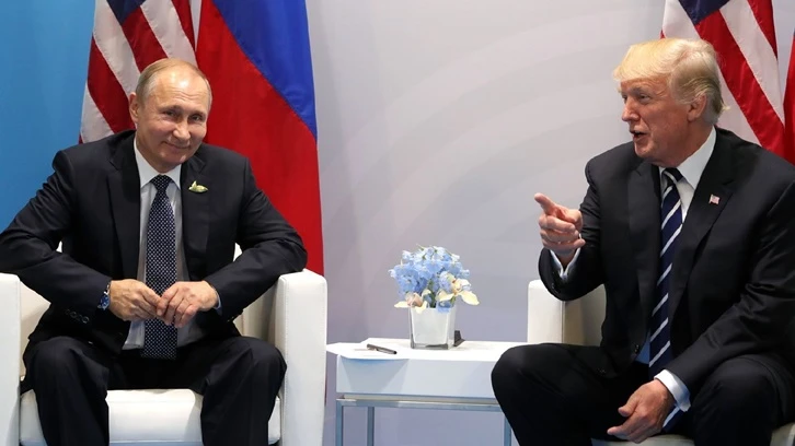 Son Dakika... Trump'tan Putin'e sert çıkış: 'Ateşle oynuyor'