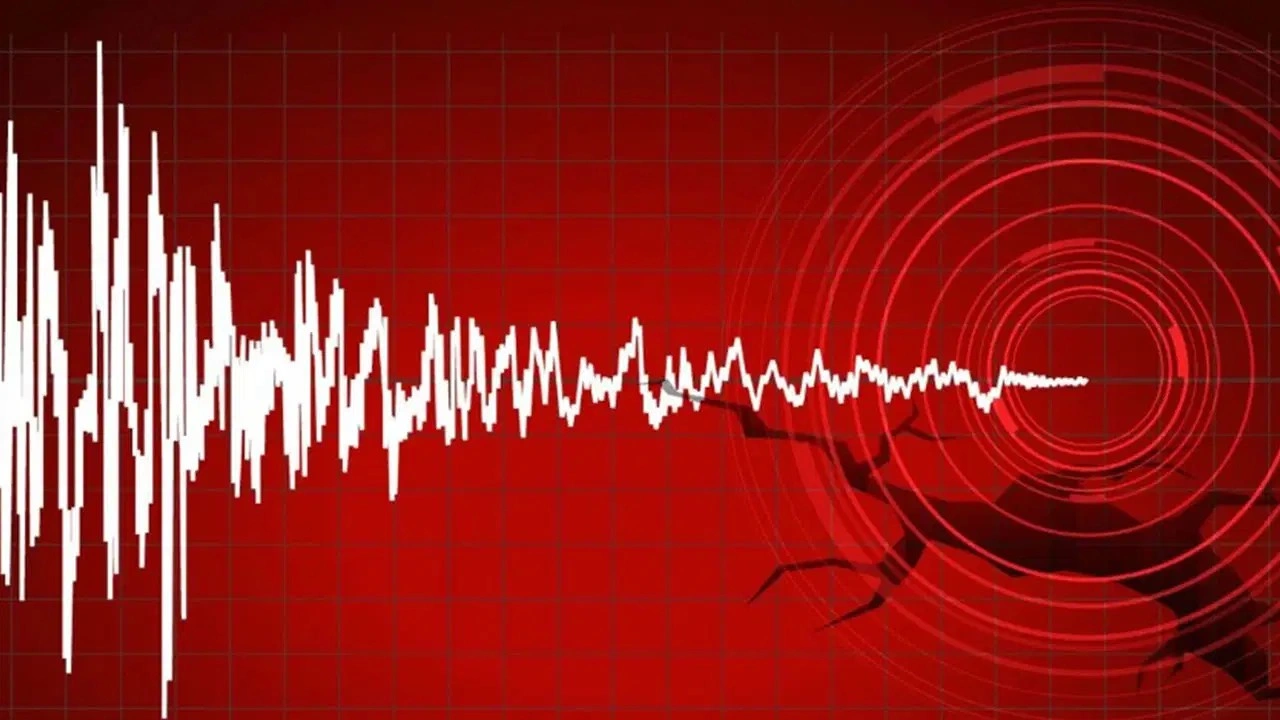 AFAD duyurdu: Ege Denizi'nde 5 büyüklüğünde deprem!