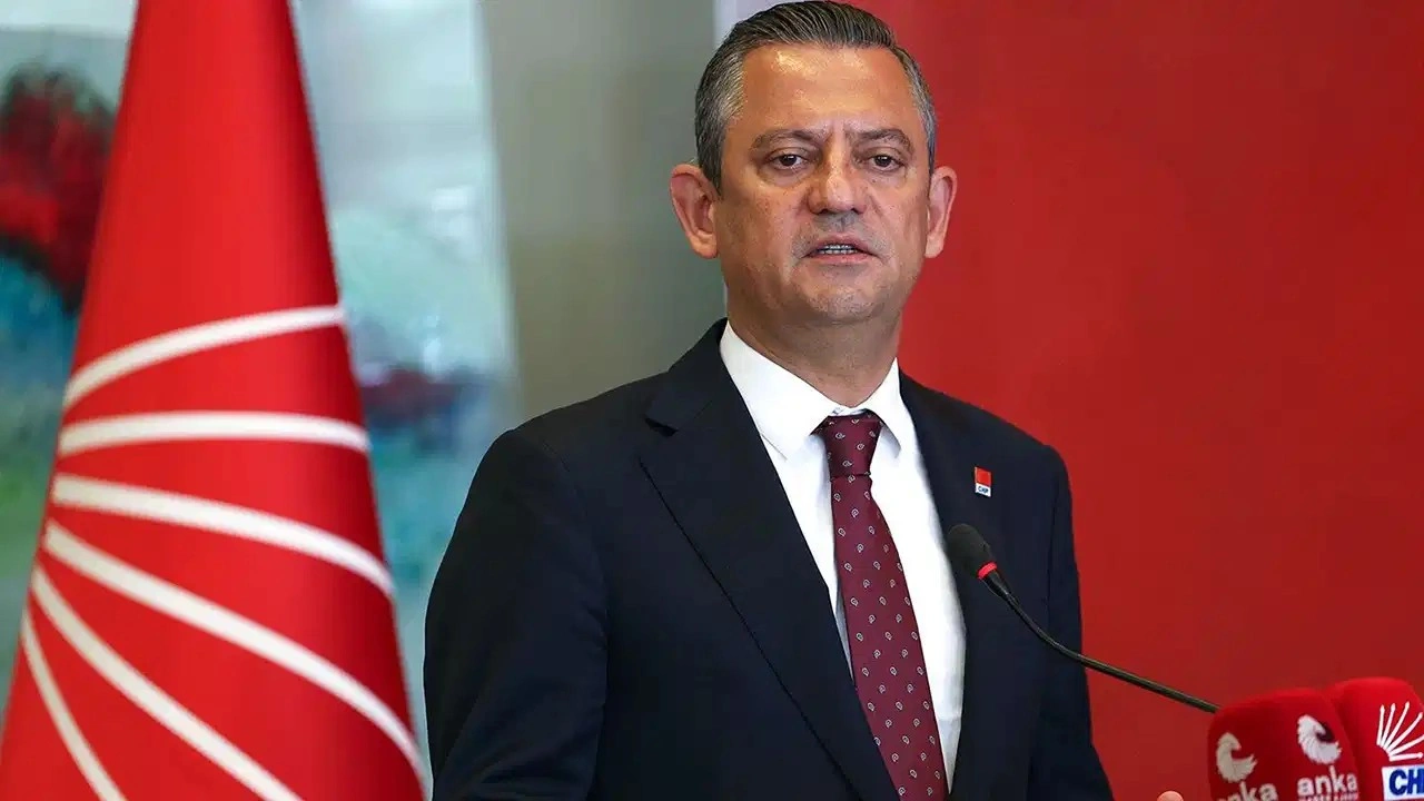 Son dakika... CHP'de sıcak saatler: Özgür Özel, MYK'yi olağanüstü topladı