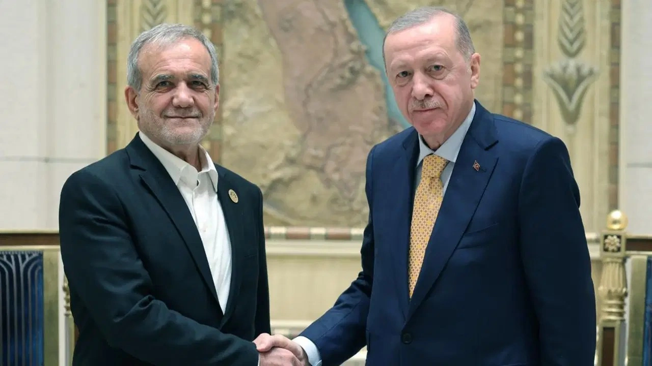 Son dakika... Erdoğan'dan kritik temas: İran Cumhurbaşkanı Pezeşkiyan ile görüştü