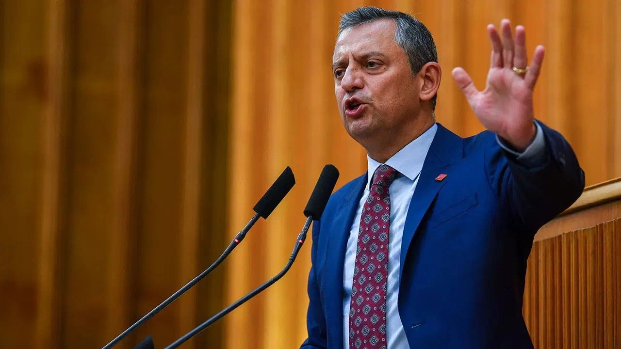 Son Dakika... Özgür Özel grup toplantısında konuşuyor...