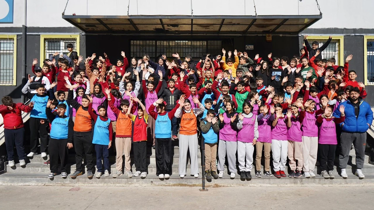 &ldquo;Spor Festivali&rdquo; projesi ile 8 bin 744 &ouml;ğrenci sporla buluştu. 