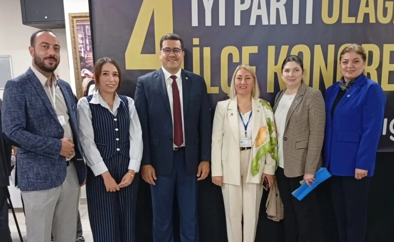 Şükran Dumlu Çınaroğlu yeniden ilçe başkanı seçildi