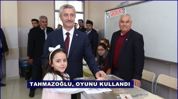 Tahmazoğlu, 2030 nolu sandıkta oy kullandı