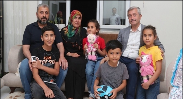 Tahmazoğlu, aile ziyaretlerini sürdürüyor