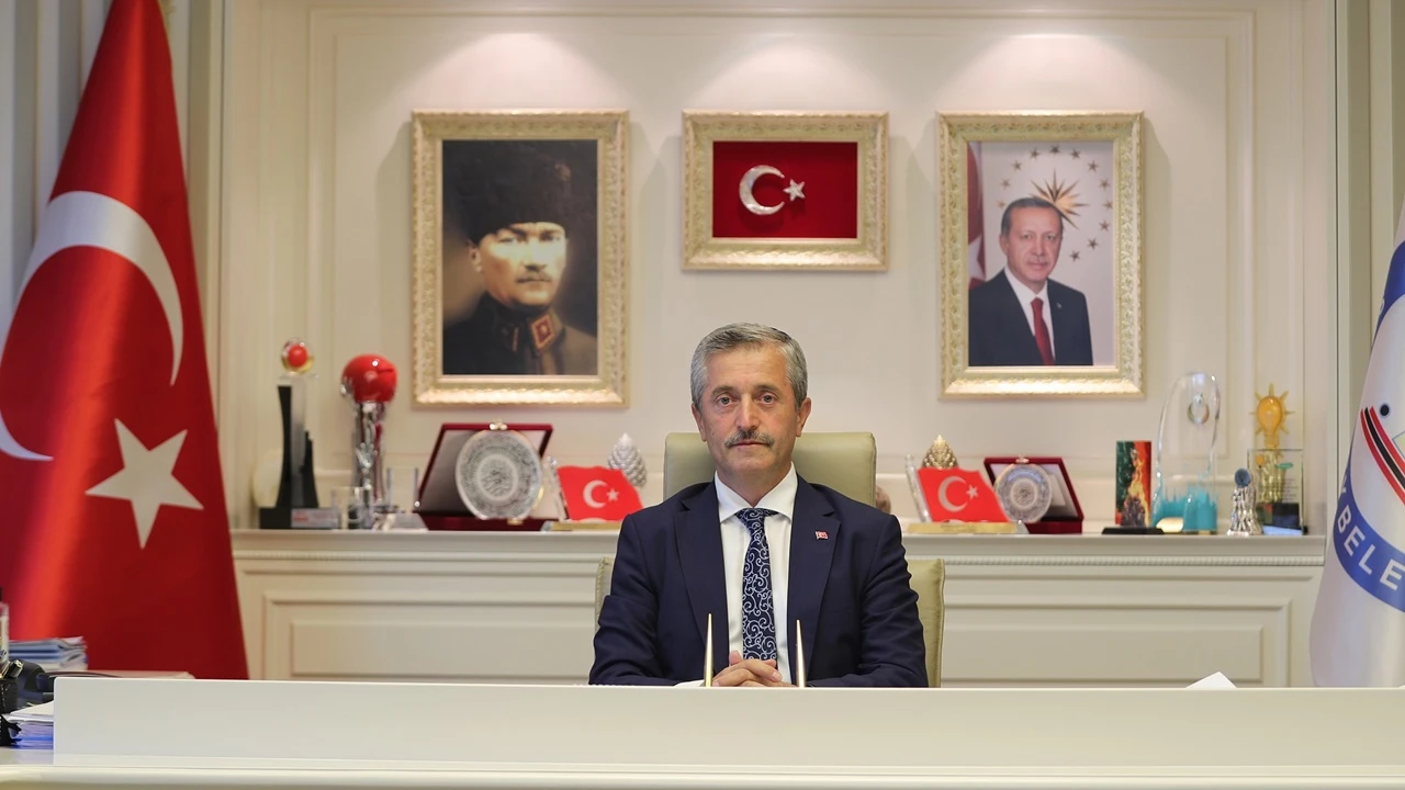 Tahmazoğlu'ndan Babalar G&uuml;n&uuml; mesajı