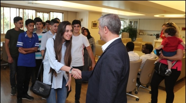 Tahmazoğlu, &ouml;ğrencileri tebrik etti