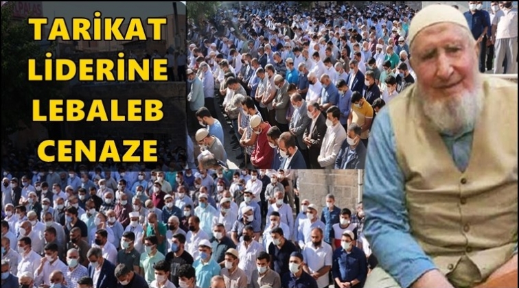 Tarikat liderinin cenazesinde izdiham!