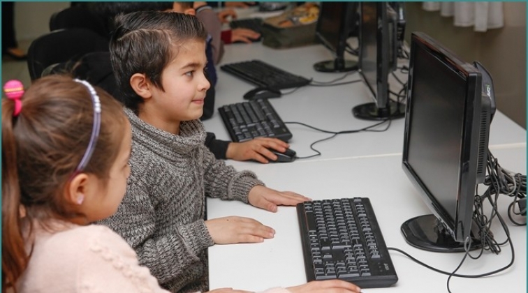 Tatili bilgisayar eğitimiyle ge&ccedil;irdiler