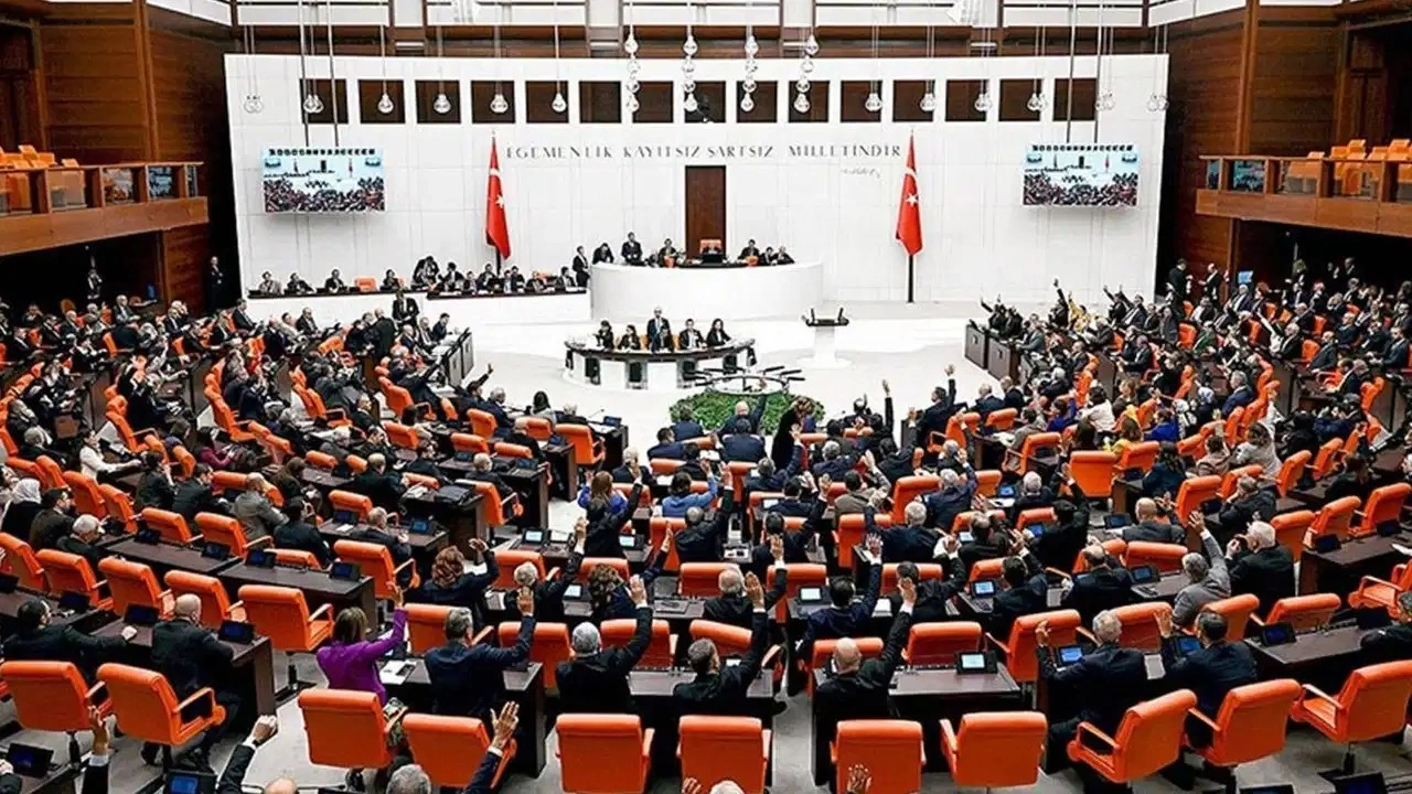TBMM Genel Kurulu'nda Meclis Başkanlığı seçimi için oy kullanma işlemi başladı