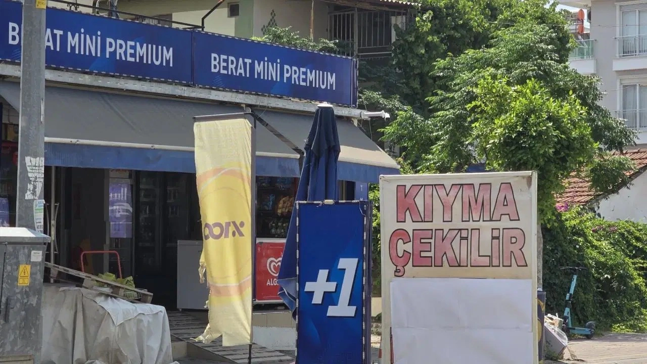 Tekel bayisinde 'kıyma çekilir' afişi