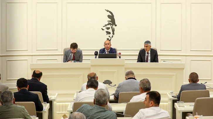 Tiran ile 'Kardeş Şehir' protokolü için Fatma Şahin’e yetki
