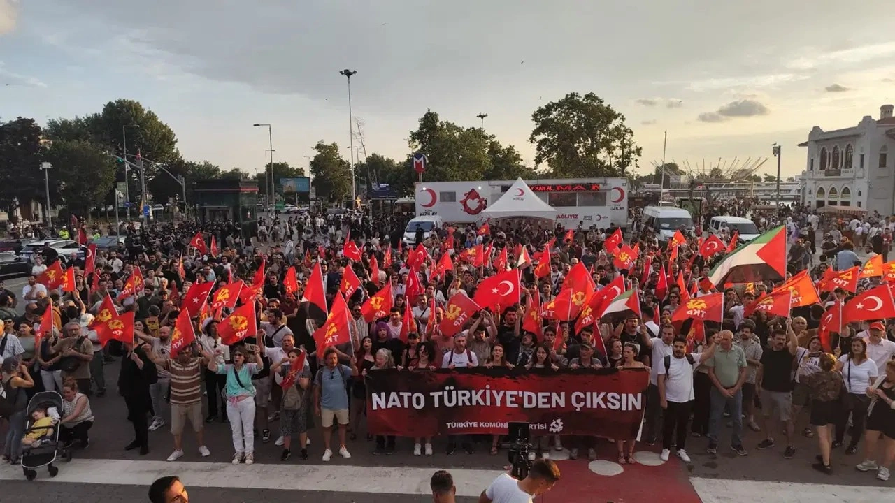 TKP'den 'Türkiye NATO'dan çıksın' eylemi