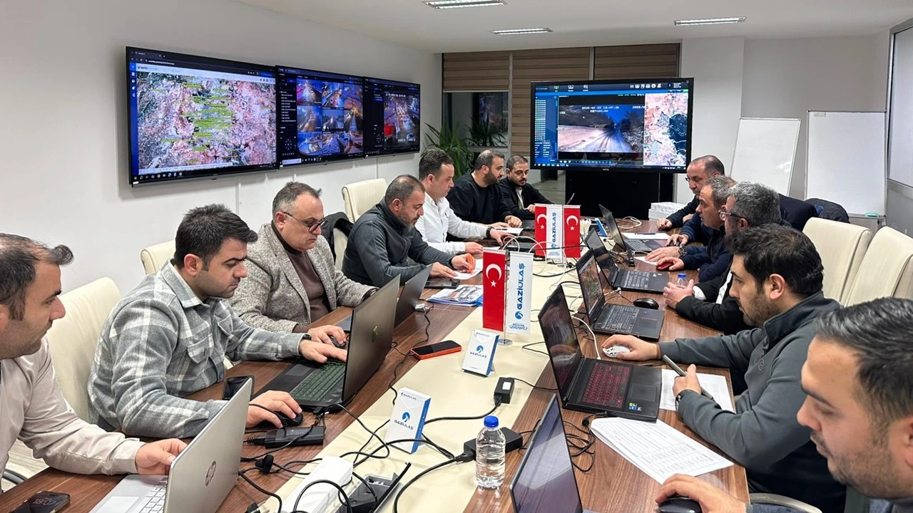 Trafik Koordinasyon Merkezi&rsquo;nde kar mesaisi s&uuml;r&uuml;yor