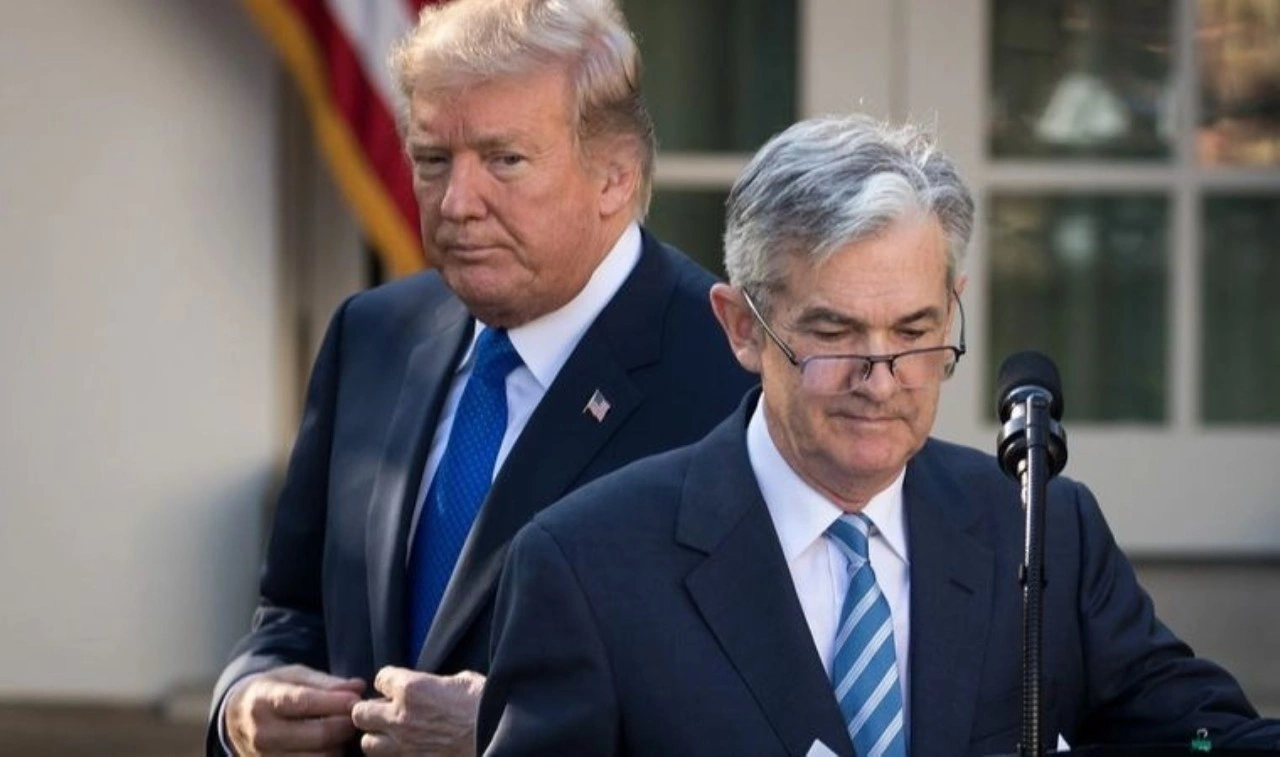 Trump, Powell'ı hedef aldı: Hiçbir fikri olmayan bir aptal