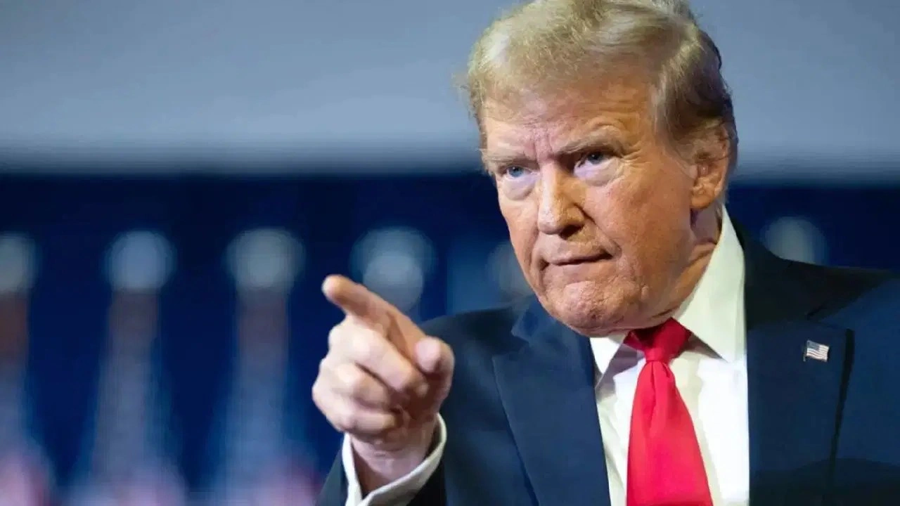 Trump'tan sert yanıt: İran'a yaptırım hafifletme süreci askıya alındı