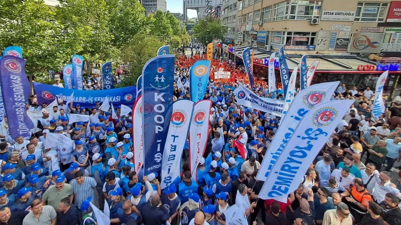 TÜRK-İŞ’e bağlı sendika üyesi işçiler Ankara'dan seslendi: 'Eylemse eylem, grevse grev!&#0