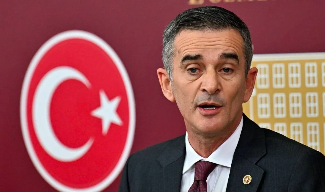 &Uuml;mit Dikbayır, CHP'den istifa etti