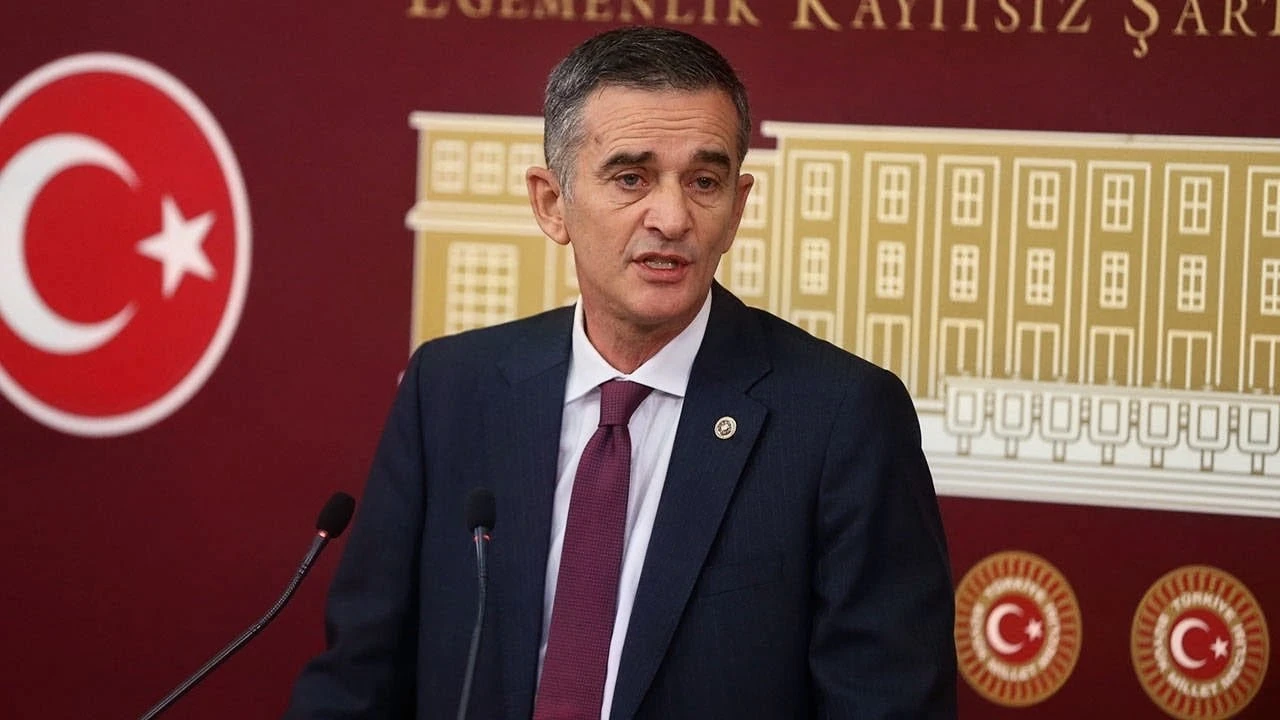&Uuml;mit Dikbayır'dan AKP'ye ge&ccedil;eceği iddialarına yanıt 