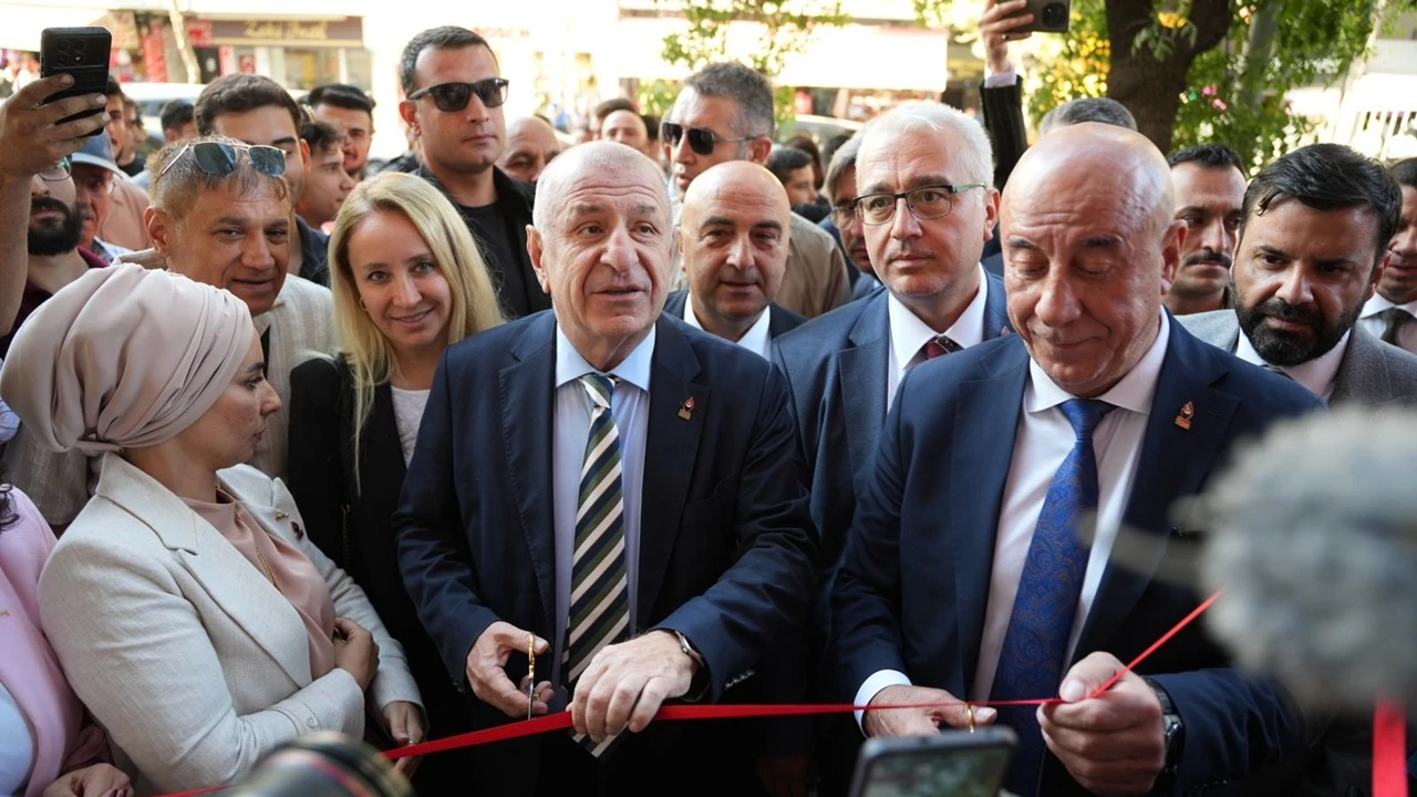 Ümit Özdağ, Gaziantep il başkanlığının açılışını yaptı
