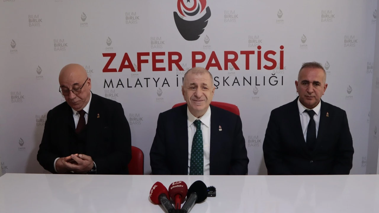 &Uuml;mit &Ouml;zdağ: PKK ter&ouml;r&uuml; G&uuml;ney Azerbaycan'a yayılmadan m&uuml;dahale edilmesi gerekiyor