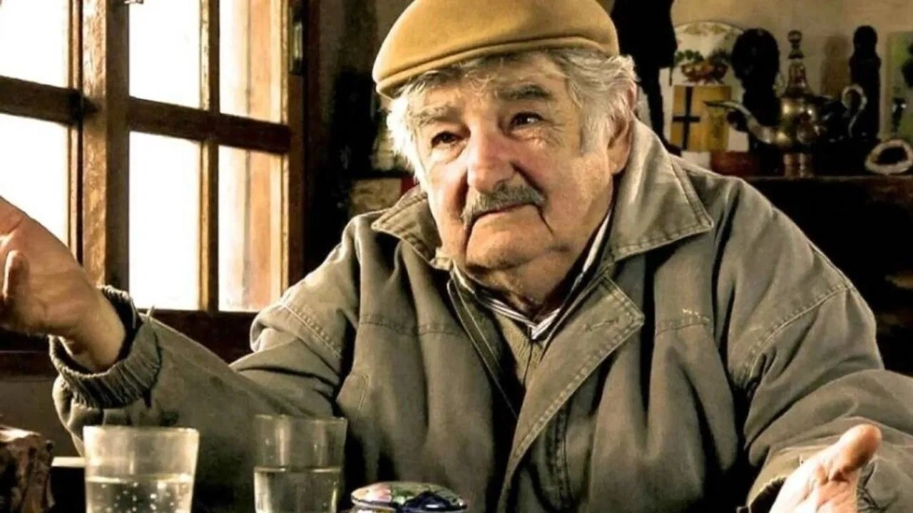 Uruguay&#x27;da &#xFC;&#xE7; g&#xFC;nl&#xFC;k yas: &#x2018;Pepe&#x2019; Mujica&#x27;ya veda