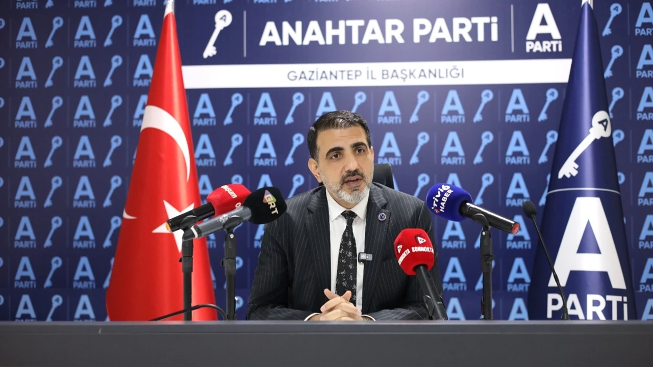 &Uuml;z&uuml;mc&uuml;: Milletin vekili sonu&ccedil; alamıyorsa sistem tıkanmıştır!
