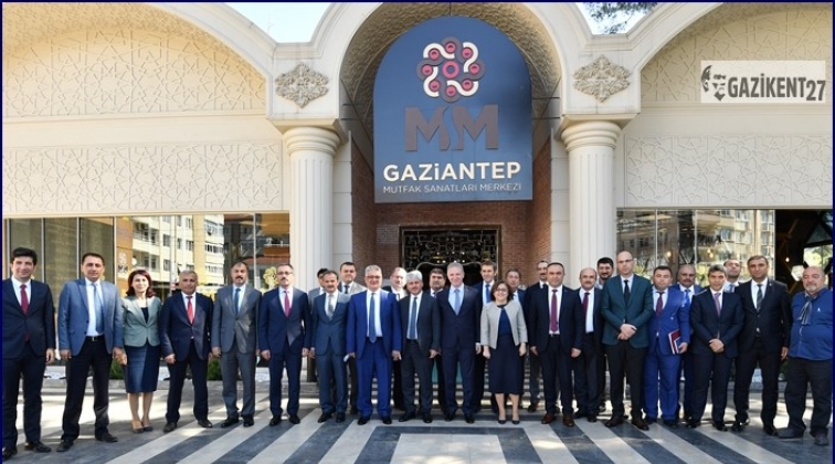 Vali G&uuml;l: Birlikte hareket etmeliyiz