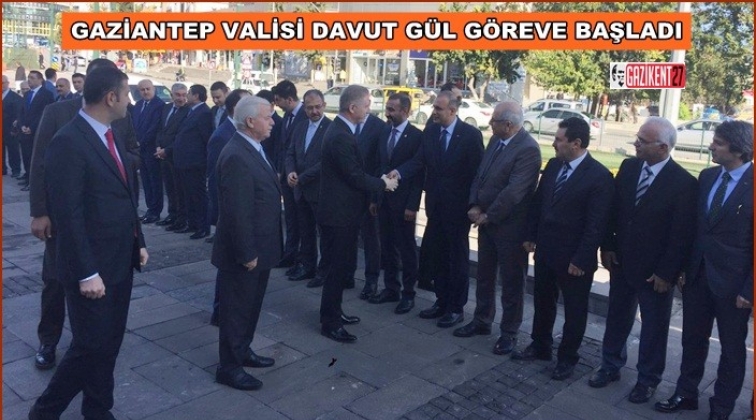Vali G&uuml;l g&ouml;reve başladı