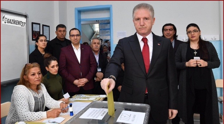 Vali G&uuml;l oyunu kullandı