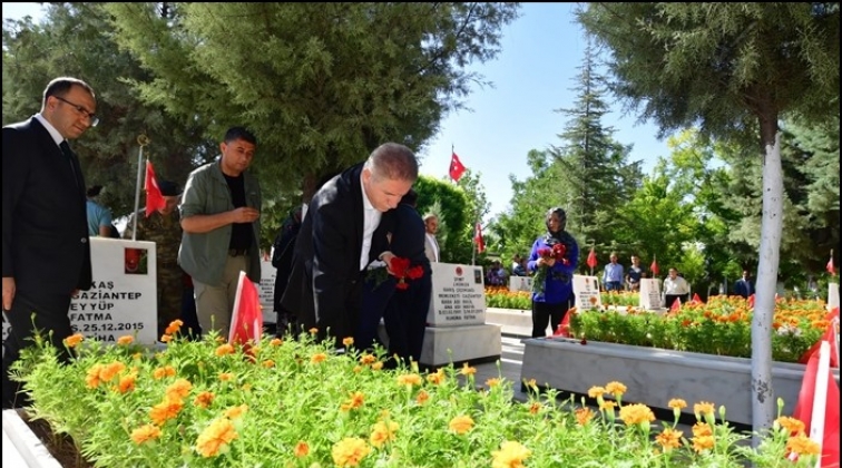 Vali G&uuml;l&rsquo;den şehitlik ve huzurevi ziyareti