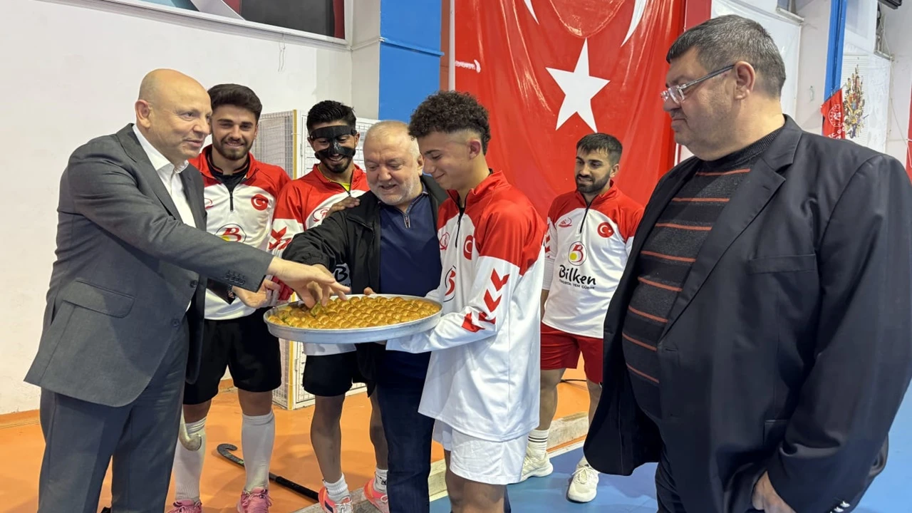 Volkan Group Hokey Takımı Süper Lig final yolunda