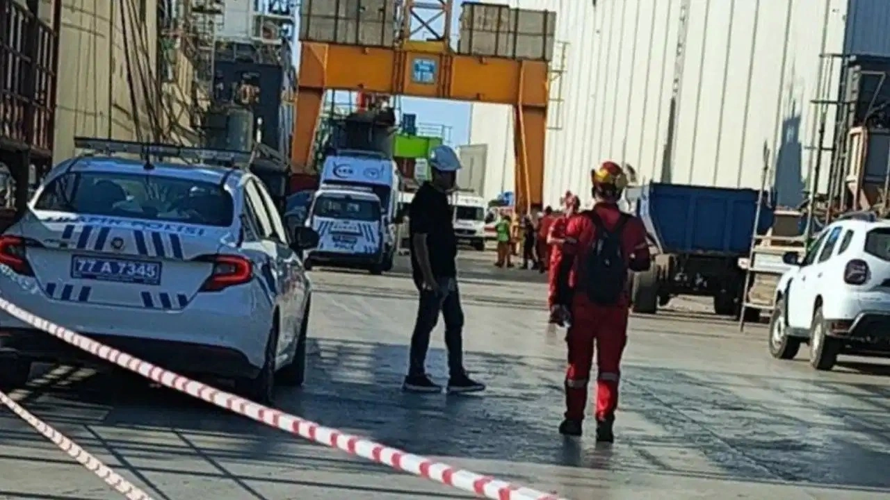 Yalova'da üzerine vinç düşen işçi hayatını kaybetti