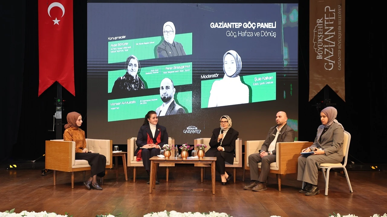 &ldquo;Yeşil Otob&uuml;s&rdquo; Belgesel Filmi&rsquo;nin ilk g&ouml;sterimi ger&ccedil;ekleştirildi