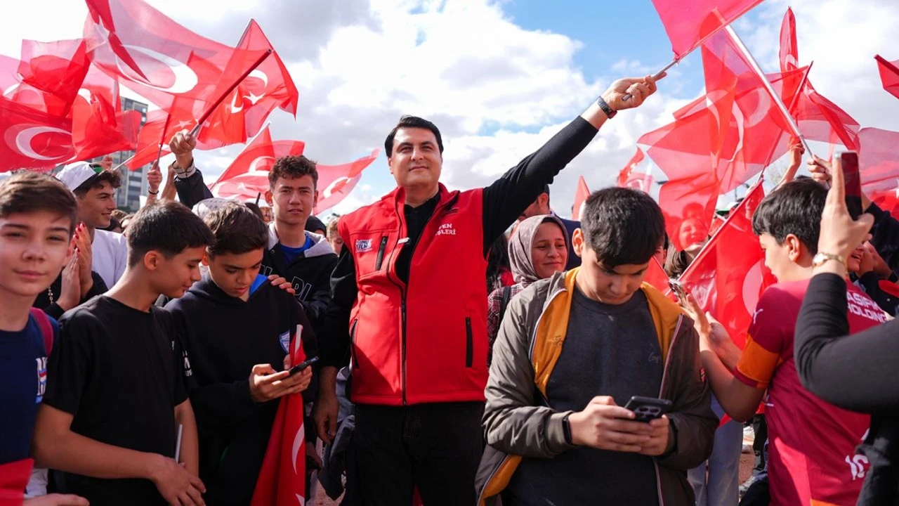 Yılmaz, 29 Ekim Cumhuriyet Bayramı’nı kutladı