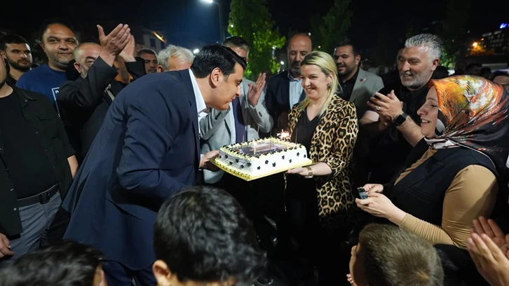 Yılmaz’a doğum günü sürprizi