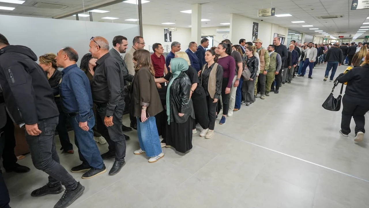 Yılmaz, belediye personelleriyle bayramlaştı