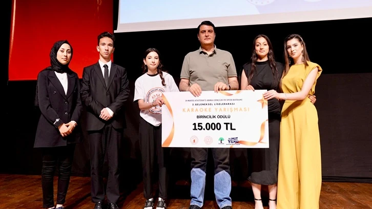 Yılmaz'dan, başarılı öğrencilere ödül