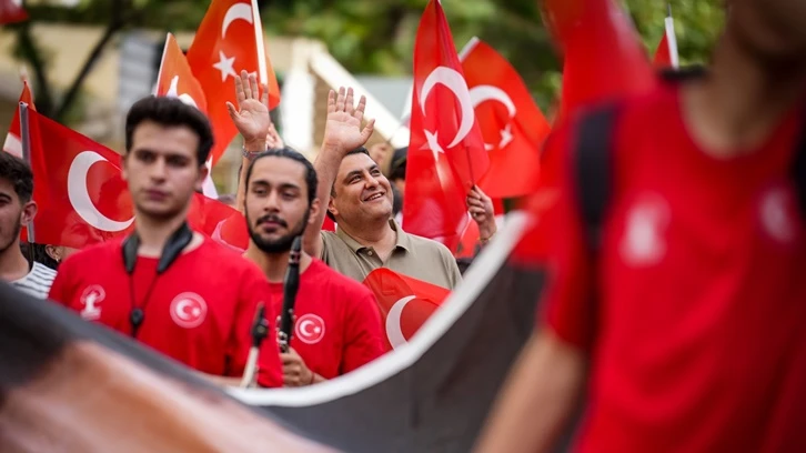 Yılmaz'dan Bayraklı Gençlik Yürüyüşü'ne davet