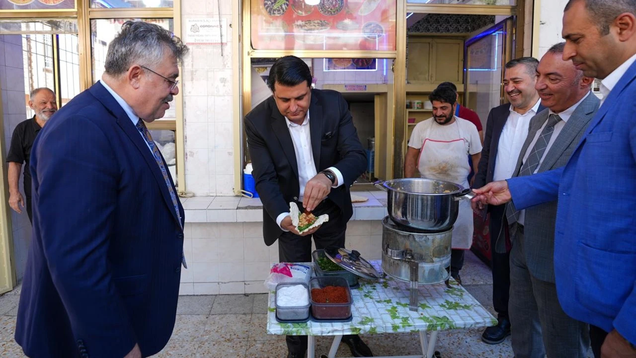 Yılmaz, Güler ile birlikte esnaf ziyaret etti