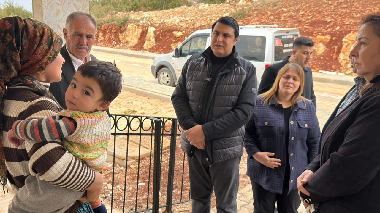 Yılmaz'ın mahalle ziyaretleri s&uuml;r&uuml;yor