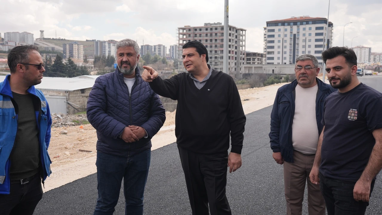 Yılmaz: Şehitkamil&rsquo;de yolları sorun olmaktan &ccedil;ıkaracağız