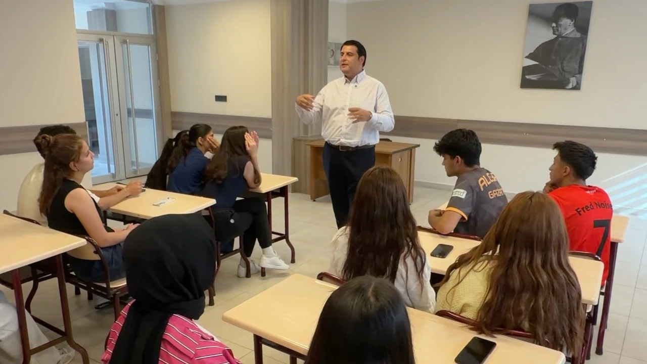 Yılmaz, YKS sınavına girecek &ouml;ğrencilere başarı diledi